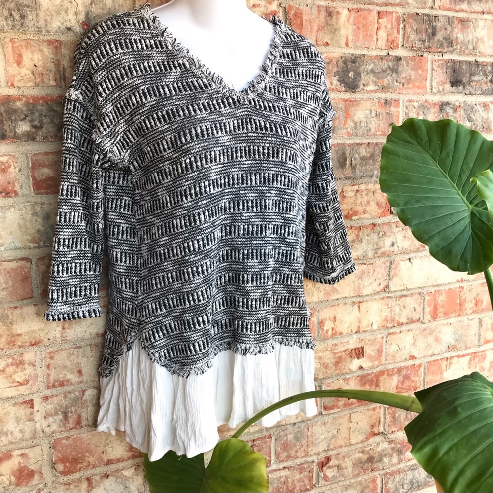 {BLU PEPPER} Marled Raw Hem Layered Sweater